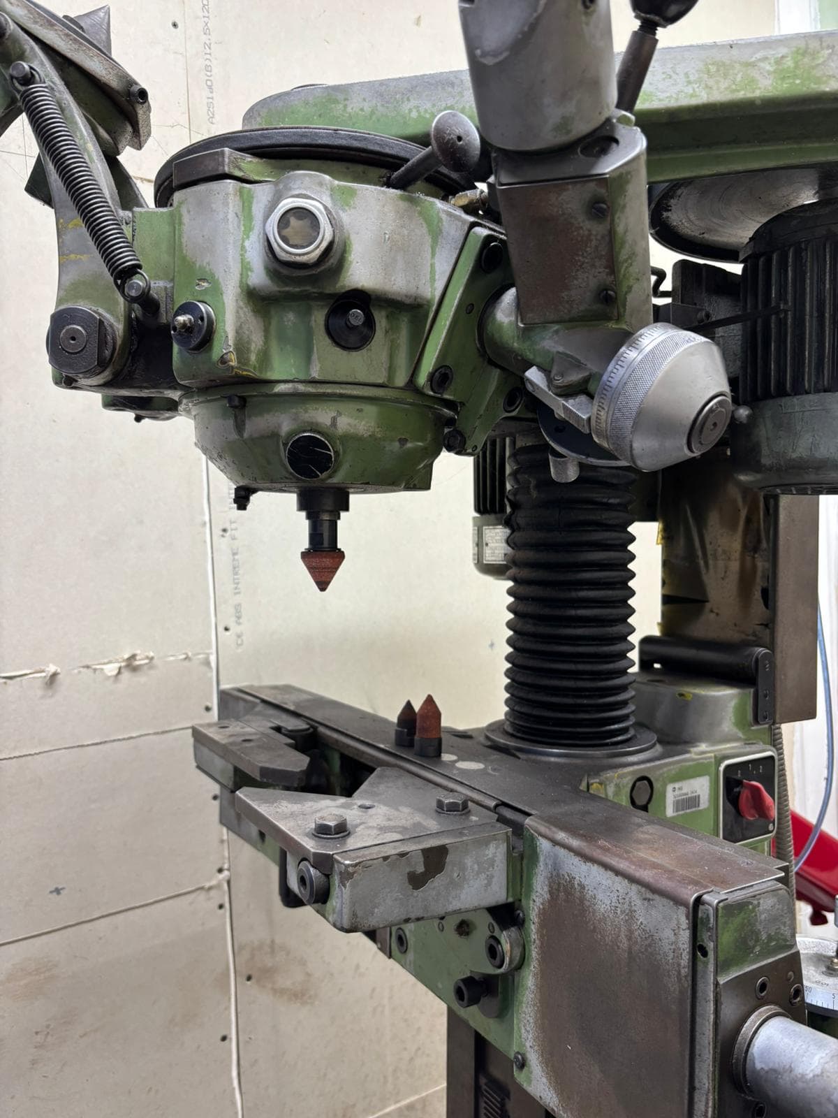 Za brušenje centara